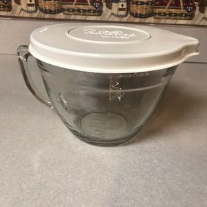 Large 8 Cup Pampered Chef Mixing Bowl